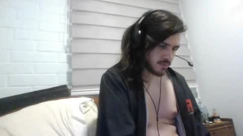 Snapshot of hungweeb chatting on 01/20/25, 04:32 Rod online show from 01/20/25, 04:32
