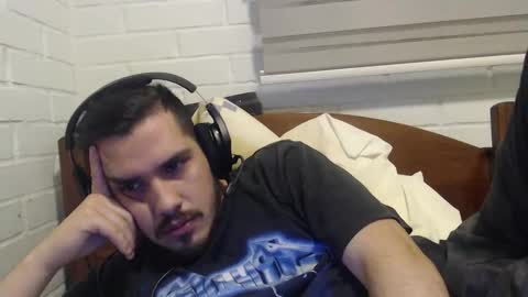 Snapshot of hungweeb chatting on 02/03/25, 03:53 Rod online show from 02/03/25, 03:53