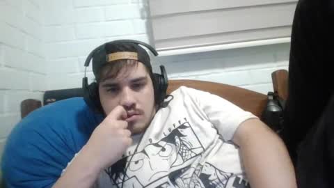 Snapshot of hungweeb chatting on 02/09/25, 05:19 Rod online show from 02/09/25, 05:19