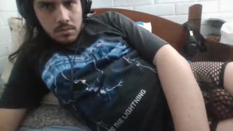 Snapshot of hungweeb chatting on 03/01/25, 02:59 Rod online show from 03/01/25, 02:59