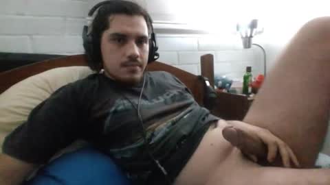Snapshot of hungweeb chatting on 03/12/25, 03:24 Rod online show from 03/12/25, 03:24
