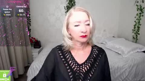 Snapshot of hunters_woman chatting on 09/23/25, 12:08 Irena online show from 09/23/25, 12:08