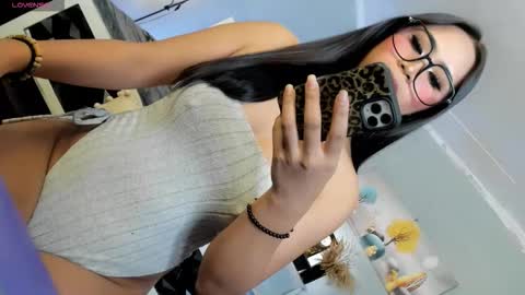 HELLO HANNAH IS BACK online show from 11/18/25, 07:57