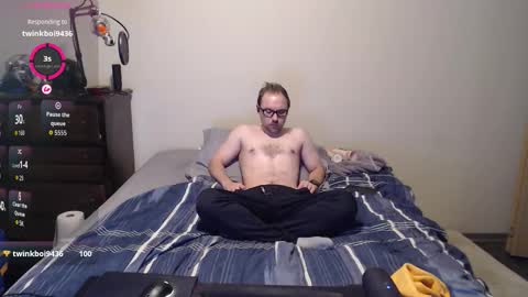 Snapshot of husky_dad chatting on 10/17/25, 07:44 Husky Dad online show from 10/17/25, 07:44
