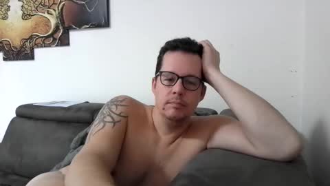 Snapshot of hybbrrrrs chatting on 11/24/25, 10:37 hybbrrrrs online show from 11/24/25, 10:37