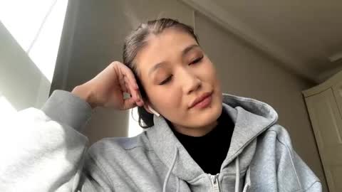 Snapshot of hyemirra chatting on 11/26/25, 07:09 Hanna online show from 11/26/25, 07:09