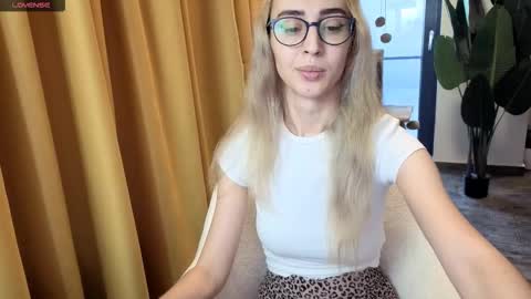 Emma Ava online show from 10/10/25, 06:56