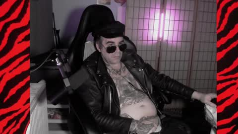 Snapshot of hypnosexray chatting on 01/09/25, 04:49 Mistress Magenta online show from 01/09/25, 04:49
