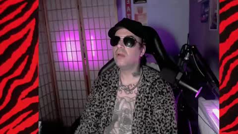 Snapshot of hypnosexray chatting on 01/11/25, 03:42 Mistress Magenta online show from 01/11/25, 03:42