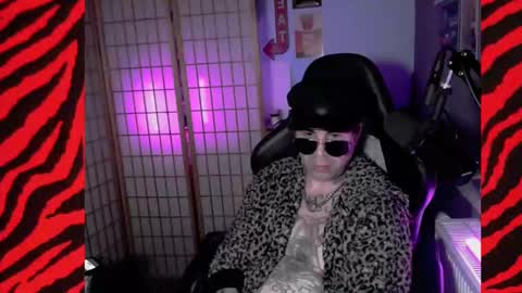 Snapshot of hypnosexray chatting on 01/11/25, 06:44 Mistress Magenta online show from 01/11/25, 06:44