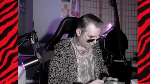 Snapshot of hypnosexray chatting on 01/15/25, 09:02 Mistress Magenta online show from 01/15/25, 09:02
