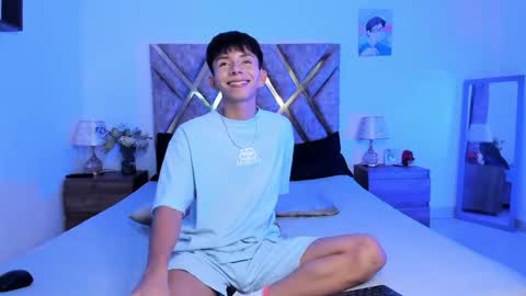 Snapshot of hyunjin_sun chatting on 10/19/25, 08:42 Son Hyunjin online show from 10/19/25, 08:42