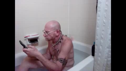 Snapshot of i1nt2fuk chatting on 09/18/25, 04:09 i1nt2fuk online show from 09/18/25, 04:09