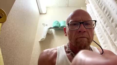 Snapshot of i1nt2fuk chatting on 09/27/25, 03:50 i1nt2fuk online show from 09/27/25, 03:50
