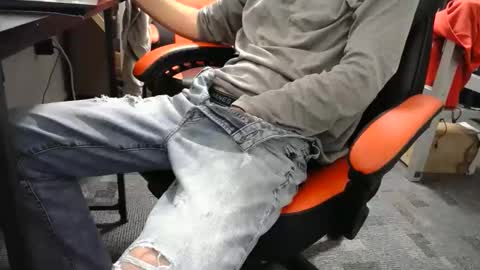 lucifer online show from 11/08/25, 01:22