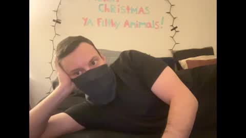 Snapshot of i_o_ro chatting on 12/28/24, 02:43 i o ro online show from 12/28/24, 02:43