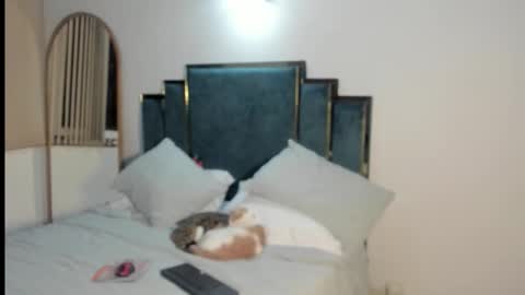 Snapshot of iam_brina04 chatting on 10/30/25, 04:14 Brina online show from 10/30/25, 04:14