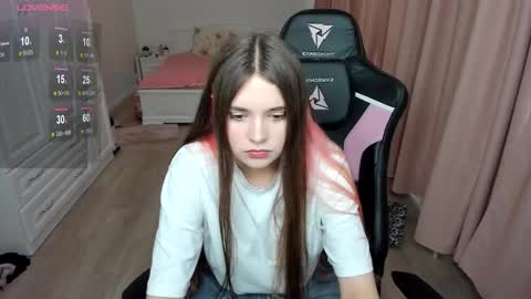 Cassie  STREAMS HERE EVERYDAY online show from 10/23/25, 09:30