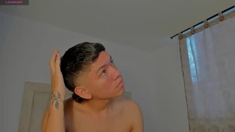 Snapshot of iamjulian_ chatting on 10/08/25, 11:52 Juliiiiian online show from 10/08/25, 11:52