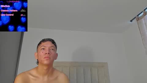 Snapshot of iamjulian_ chatting on 10/11/25, 11:31 Juliiiiian online show from 10/11/25, 11:31