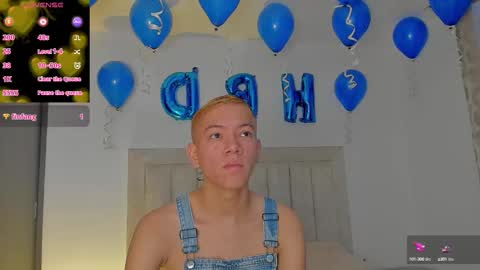 Snapshot of iamjulian_ chatting on 10/13/25, 10:59 Juliiiiian online show from 10/13/25, 10:59