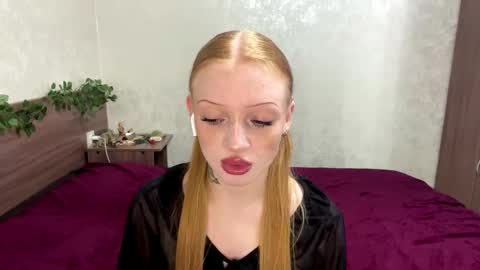 Lylu online show from 11/23/25, 05:51