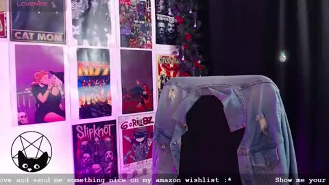 Snapshot of iammari_ chatting on 01/01/25, 01:47 Mari online show from 01/01/25, 01:47
