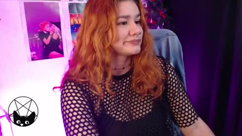 Snapshot of iammari_ chatting on 01/06/25, 02:58 Mari online show from 01/06/25, 02:58
