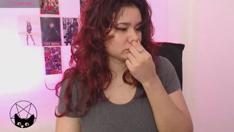 Snapshot of iammari_ chatting on 09/20/25, 07:42 Mari online show from 09/20/25, 07:42