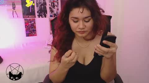 Snapshot of iammari_ chatting on 09/27/25, 05:23 Mari online show from 09/27/25, 05:23