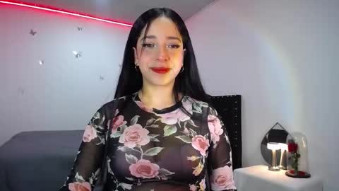 Snapshot of iamroxanne chatting on 12/23/24, 02:56 Camila online show from 12/23/24, 02:56
