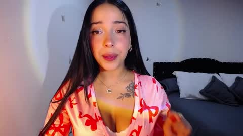 Snapshot of iamroxanne chatting on 09/12/25, 03:50 Camila online show from 09/12/25, 03:50