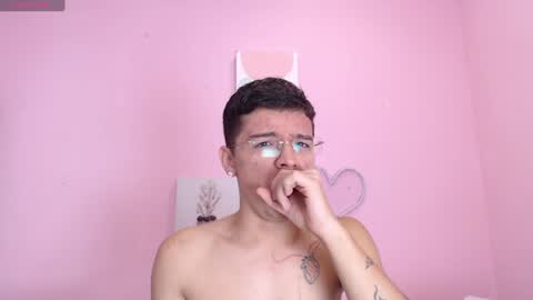 Snapshot of ian_castillo_ chatting on 12/03/24, 11:11 IAN CASTILLO online show from 12/03/24, 11:11