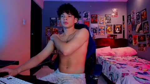 Snapshot of ian_versace chatting on 02/09/25, 02:06 Andres online show from 02/09/25, 02:06