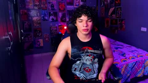 Snapshot of ian_versace chatting on 03/10/25, 07:07 Andres online show from 03/10/25, 07:07