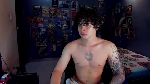 Snapshot of ian_versace chatting on 09/17/25, 02:35 Andres online show from 09/17/25, 02:35