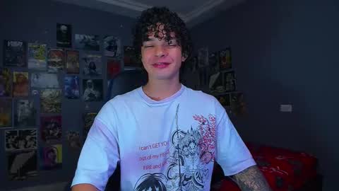 Snapshot of ian_versace chatting on 11/07/25, 04:40 Andres online show from 11/07/25, 04:40