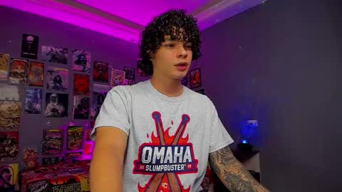 Snapshot of ian_versace chatting on 11/18/25, 11:26 Andres online show from 11/18/25, 11:26