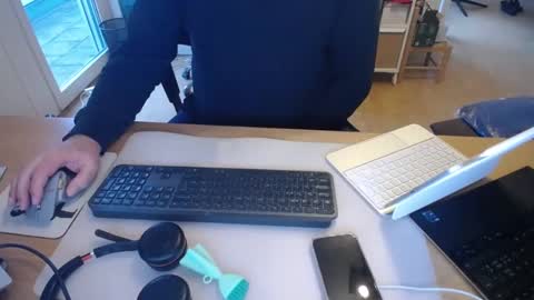 iandy12 online show from 12/13/24, 07:25