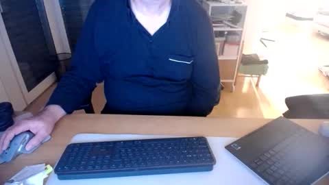 iandy12 online show from 11/03/25, 10:32