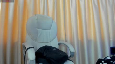 Snapshot of iangel_ chatting on 10/06/25, 11:29 ian online show from 10/06/25, 11:29