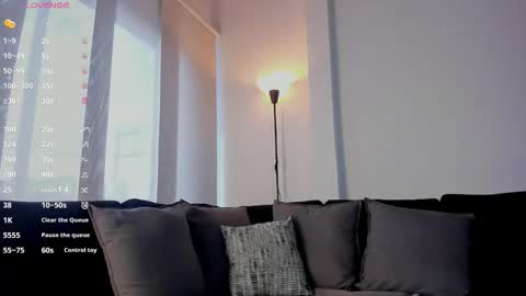 I A R A   online show from 11/09/25, 02:04