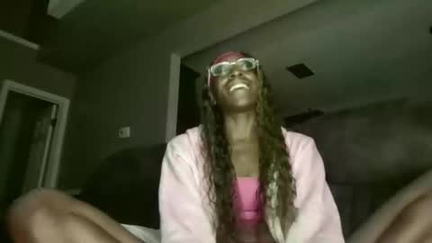 Snapshot of icanbeher chatting on 10/21/25, 04:57 Beautiful online show from 10/21/25, 04:57