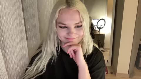 Snapshot of ice_kitten chatting on 01/27/25, 10:16 Alice online show from 01/27/25, 10:16