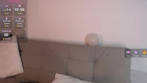 ice_y_abigail online show from 09/23/25, 11:57