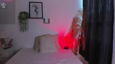 ice_y_abigail online show from 10/04/25, 12:14