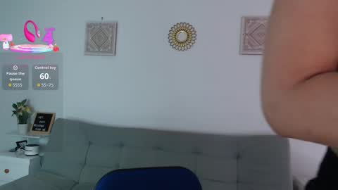 ice_y_abigail online show from 11/09/25, 11:03