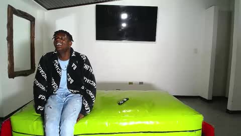 THOMAS AND DAMIAND online show from 11/03/25, 12:17