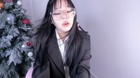 Snapshot of ichigo_o chatting on 12/29/24, 06:03 Hitomi online show from 12/29/24, 06:03