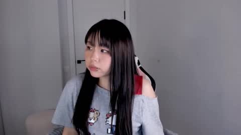 Hitomi   online show from 10/13/25, 07:08